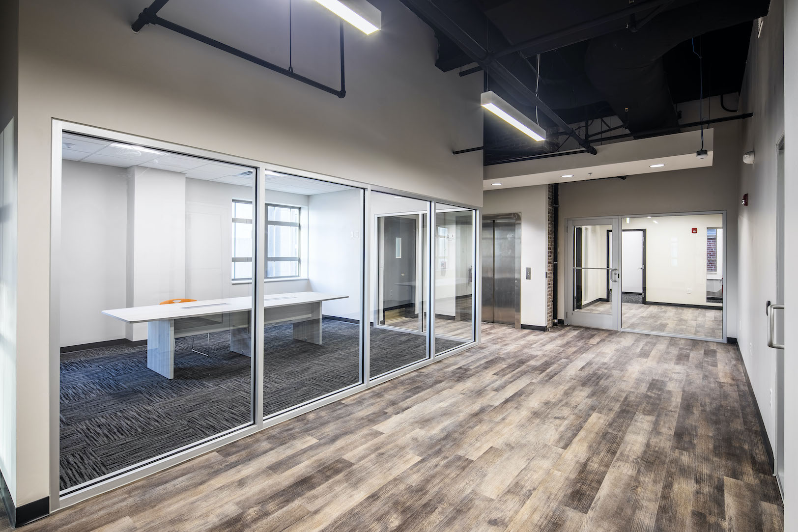 Eola Work Suites - Interstruct